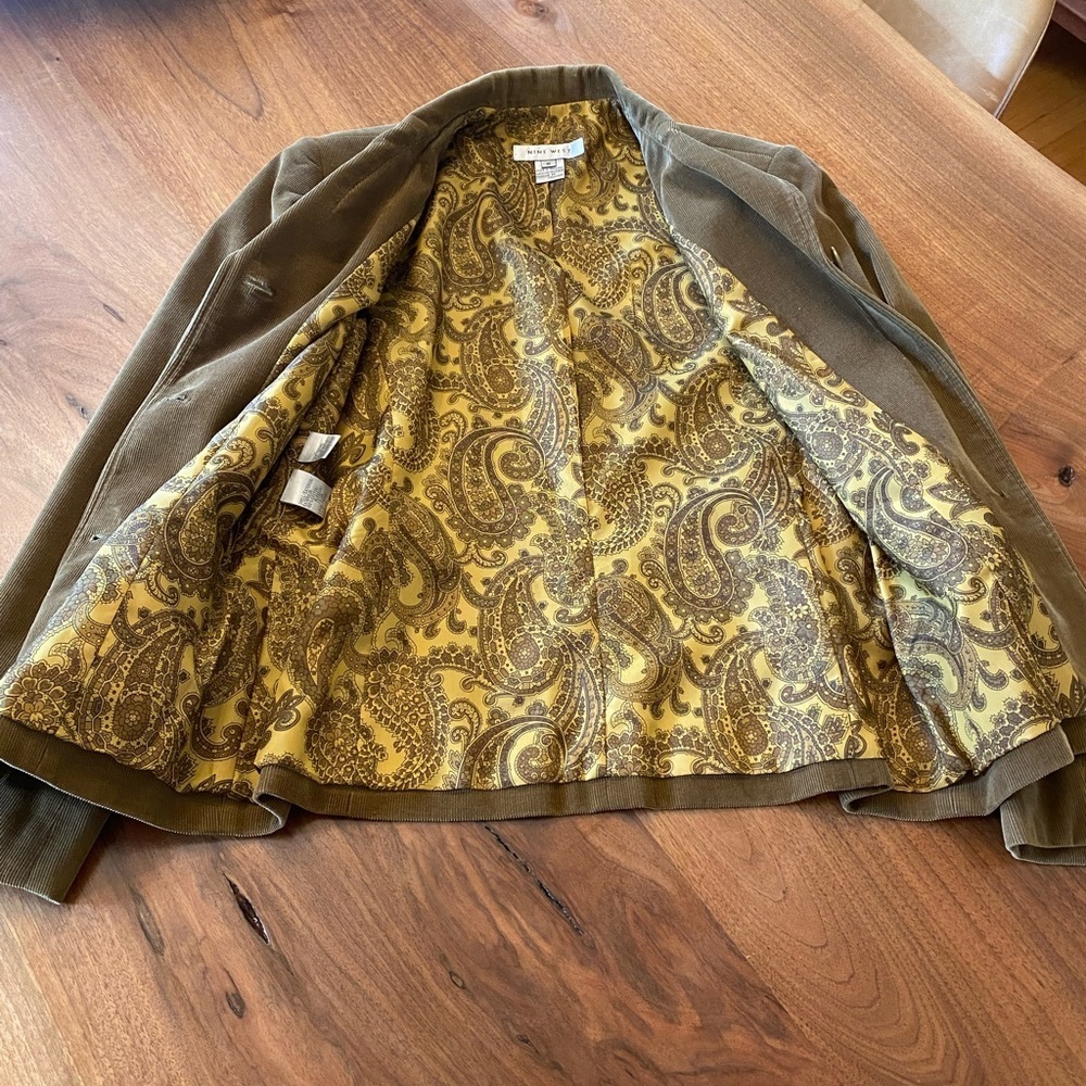 Vintage Nine West corduroy blazer with paisley lining. Perfect for fall!  Size 6 - Picture 6 of 7
